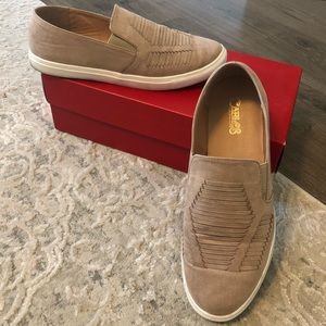 Carlos tan sneakers